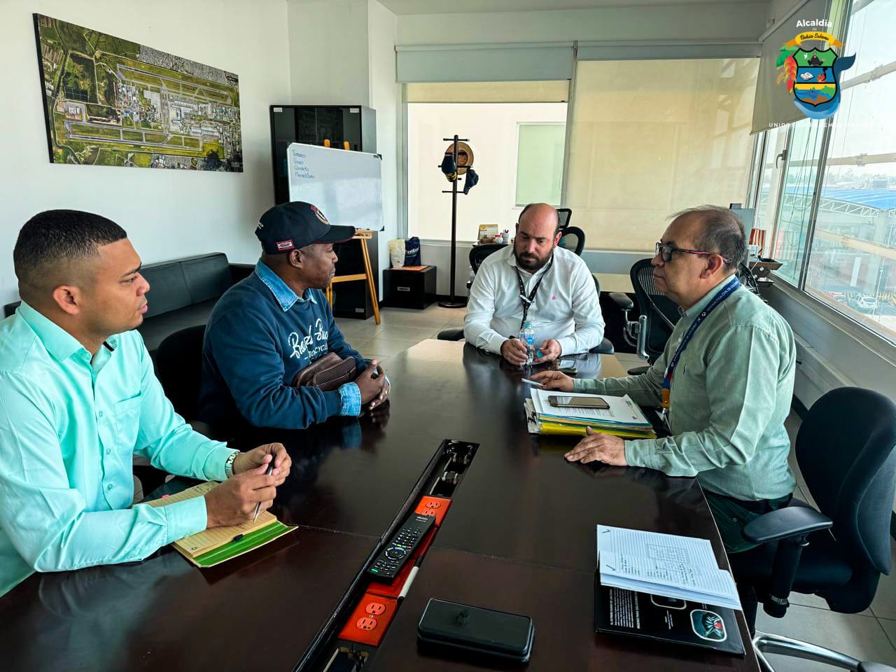 EL ALCALDE DE BAHÍA SOLANO SE REÚNE EN BOGOTÁ CON LA AERONÁUTICA CIVIL PARA  ABORDAR MEJORAS EN EL AEROPUERTO JOSÉ CELESTINO MUTIS - Revista Chocó |  Noticias, Deportes, opinión del Chocó y