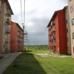 DENUNCIAN CONFINAMIENTO ILEGAL EN QUIBDÓ: BANDA CRIMINAL IMPONE TOQUE DE QUEDA EN LAS 1.500